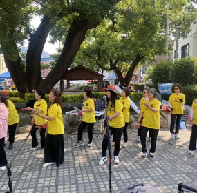  일자 : 5월 17일 (토)장소 : 하단1동 할머니경로당​괴정자원봉사캠프는 단오날을 맞아서 회화나무 샘터공원에서 진행된문화행사를 지원하였습니다. 전통놀이, 체험부스 등을 운영하며 주민과함께 소통하는 시간을 가졌습니다.